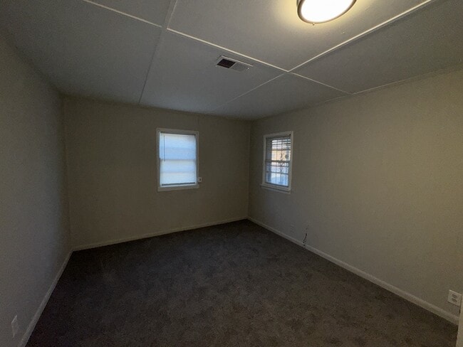 Building Photo - 5325 Queen Mary Ln