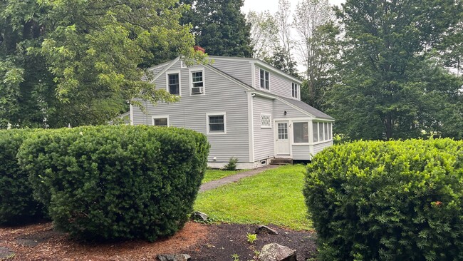 Primary Photo - Charming 4 Bedroom Home in Durham, NH **CO...