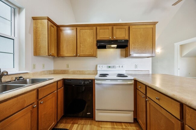 Building Photo - Peaceful 2-bedroom 1-bath Cottage with Deck, Privacy, and Scenic Views! $200 Utility fee pays for...