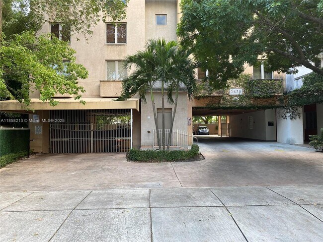 Building Photo - 2630 SW 28th St