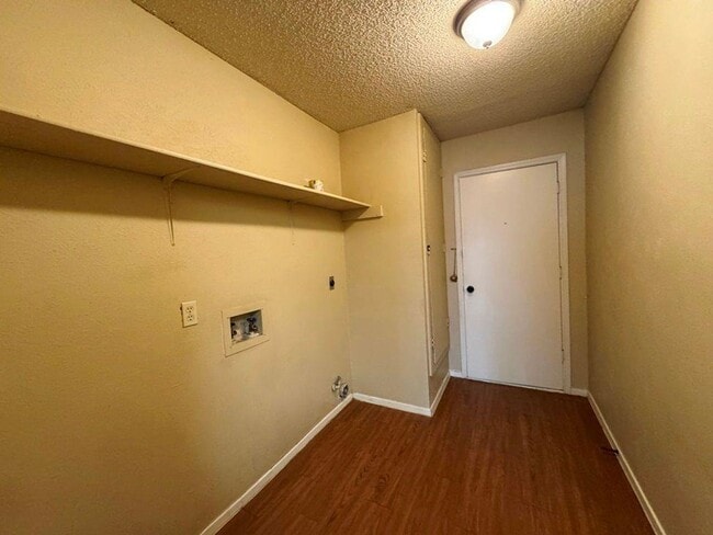 Building Photo - Come see this great single-story home available in Buckingham Estates subdivision!