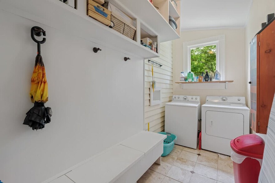 Building Photo - 509 Dabbs St