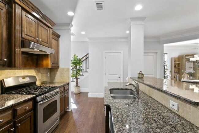 Building Photo - 5840 Vista Brook Dr