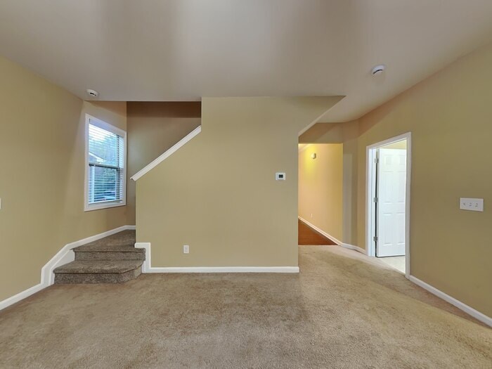 Building Photo - 255 Farm Manor Ct