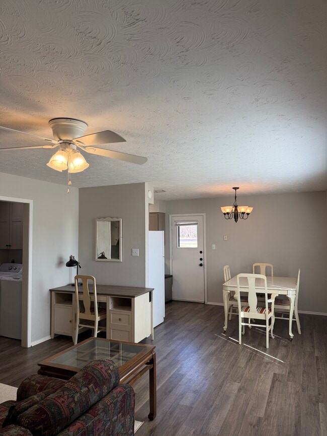 Building Photo - 2604 N Austin Ave