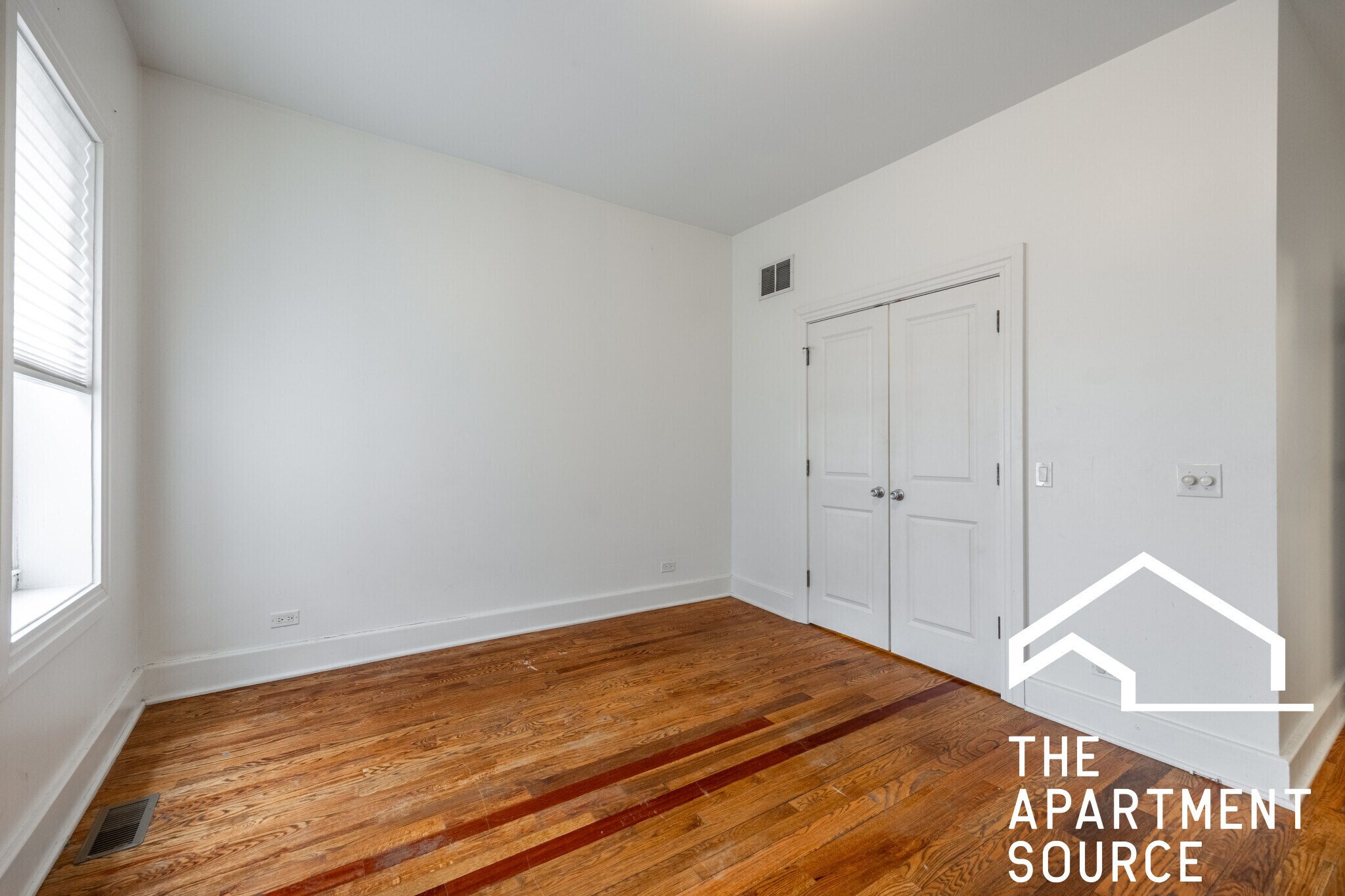 Building Photo - 1822 S Throop St