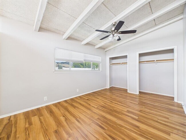Building Photo - 2404 Longview St