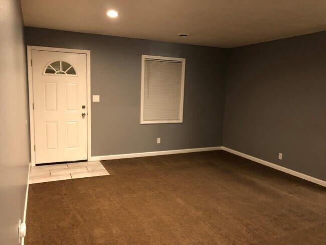 Building Photo - 3108 N 51st Terrace