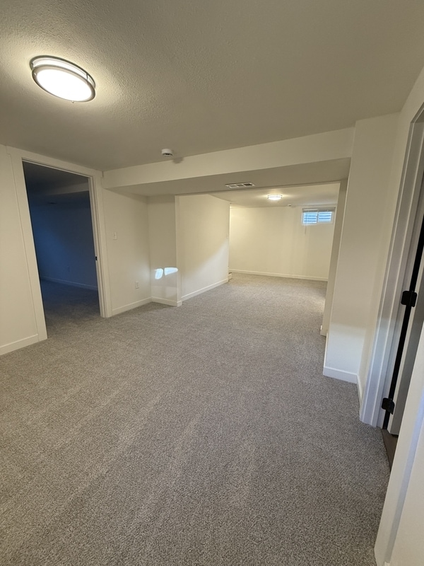 Building Photo - 1406 E 16th St