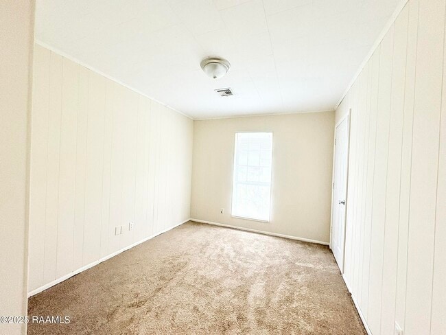 Building Photo - 120 Lindsey Cir