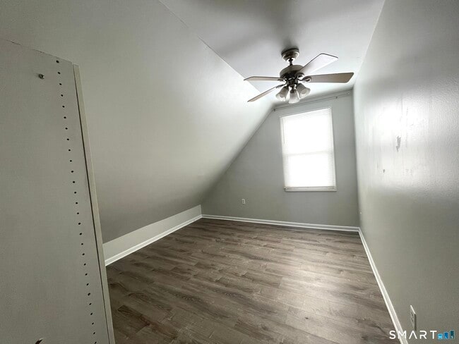 Building Photo - 108 Concord St