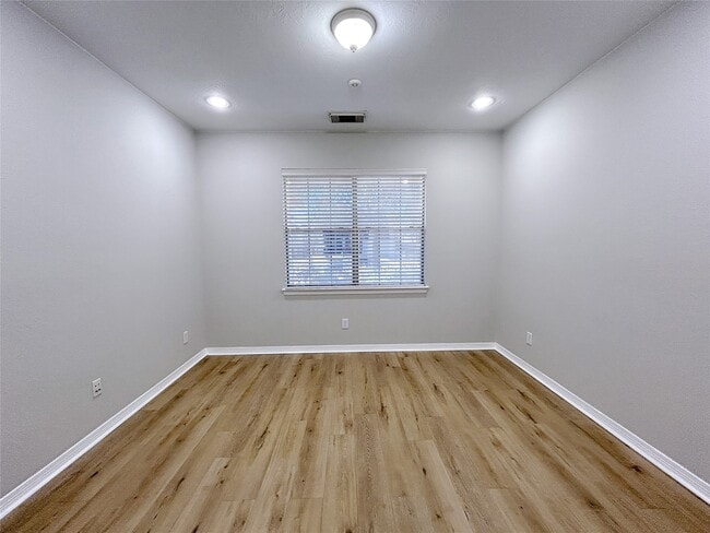 Building Photo - 5523 Baby Blue Ln