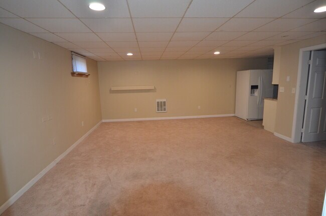 Living/Dining - 17 Davis Ave