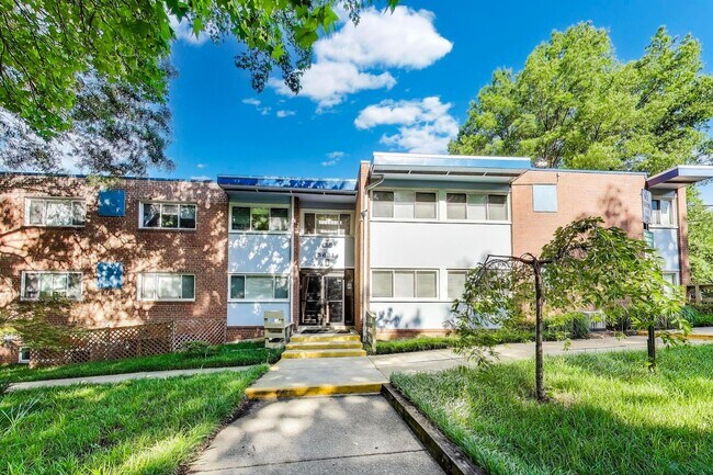Building Photo - 5651 Kennedy St