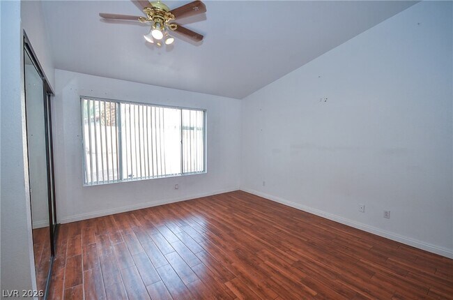 Building Photo - 6762 Shelter Ln