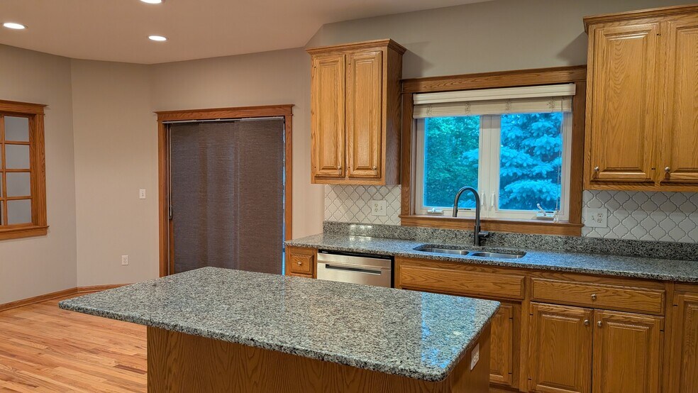 Kitchen - 2669 Kathleen Ln NE