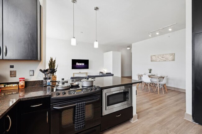 Building Photo - 264 N Walton St