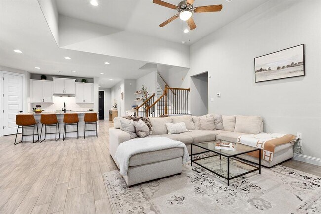 Building Photo - 6720 Verona Pl