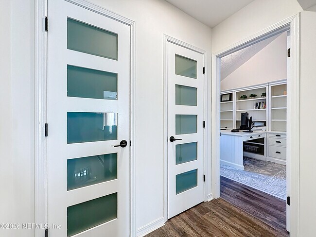 Building Photo - 2009 Seminole Rd