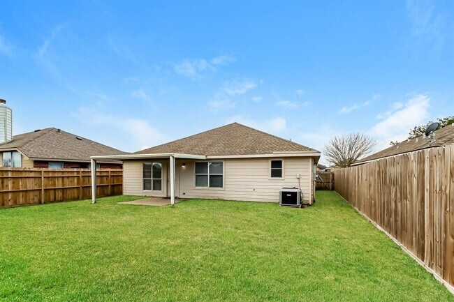 Building Photo - 15114 Diamond Way
