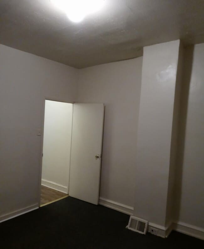 Building Photo - 2315 N Mutter St