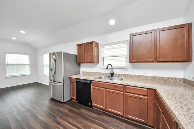 Building Photo - 10306 White Fir Villa Ave