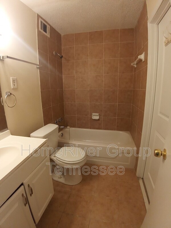 Building Photo - 3431 Club Bridge Dr