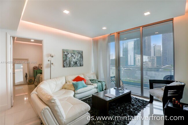 Building Photo - 92 SW 3rd St