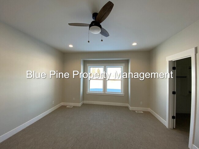 Building Photo - 1104 Cypress Loop