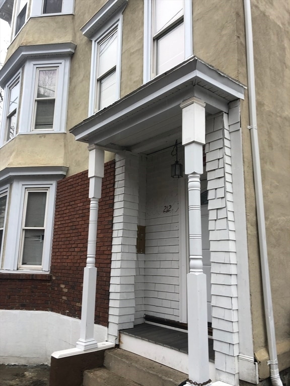 Building Photo - 212 Boylston St