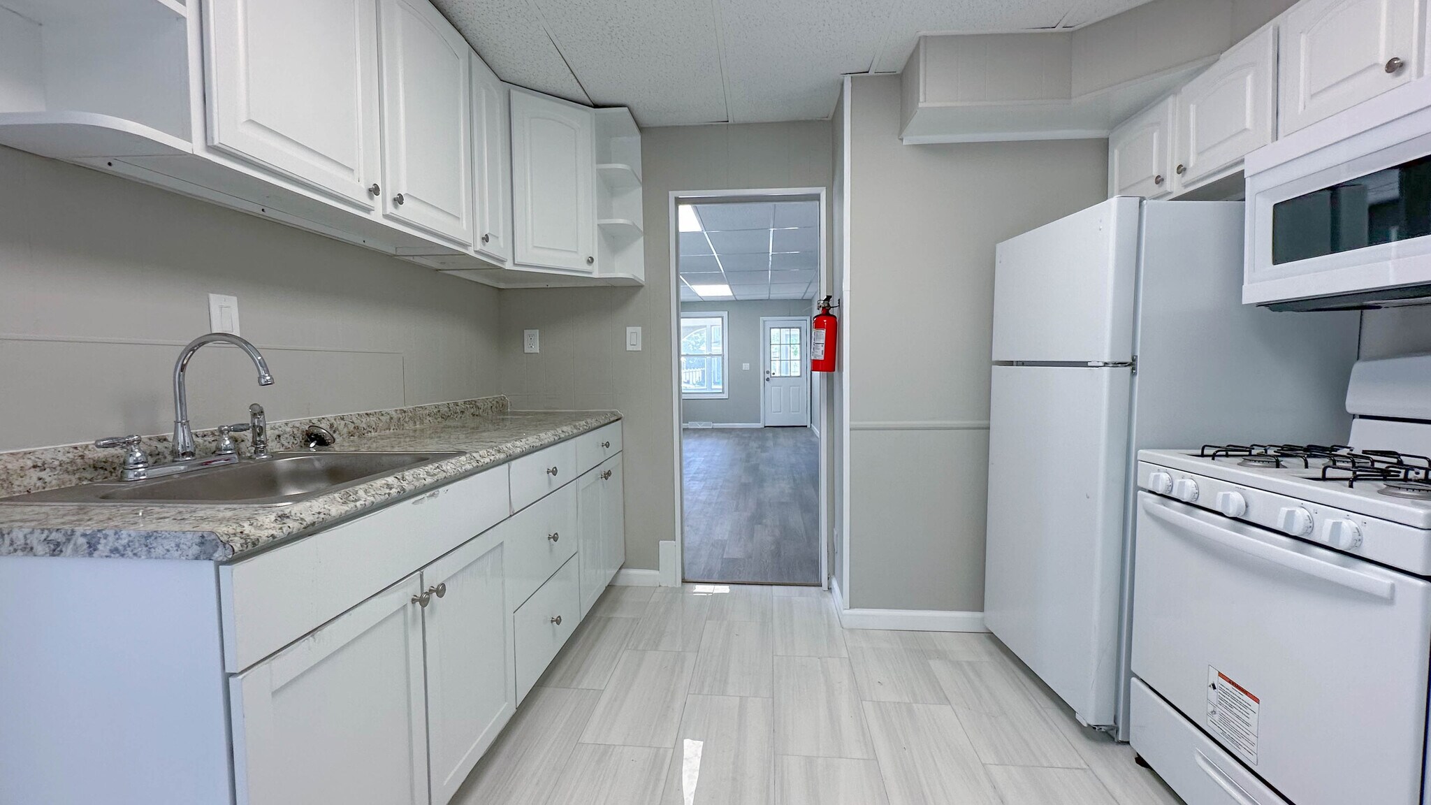 Building Photo - 808 E Main St