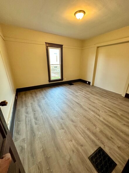 Building Photo - 735 Fountain Sq