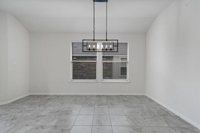 Building Photo - 117 Falkland St