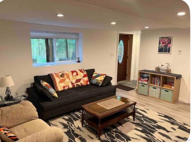 Building Photo - 137 Canterbury Rd