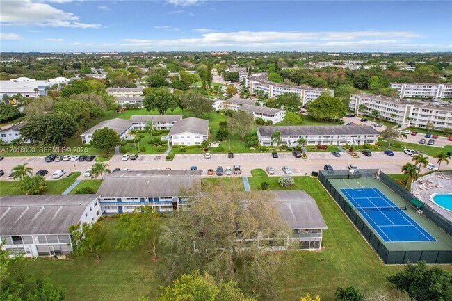 Building Photo - 226 Newport Dr