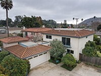 Building Photo - Hidden Valley Townhome Available