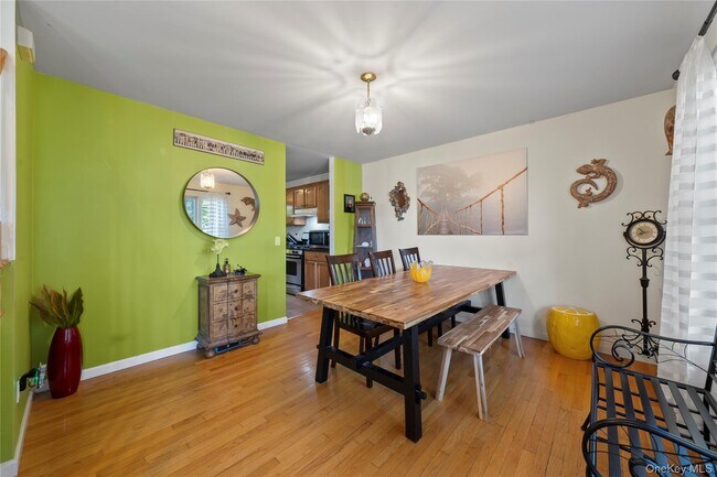 Building Photo - 108 S Hillside Ave