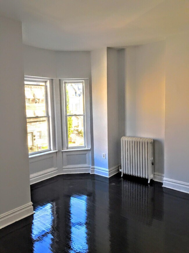Building Photo - 371 Bergen Ave