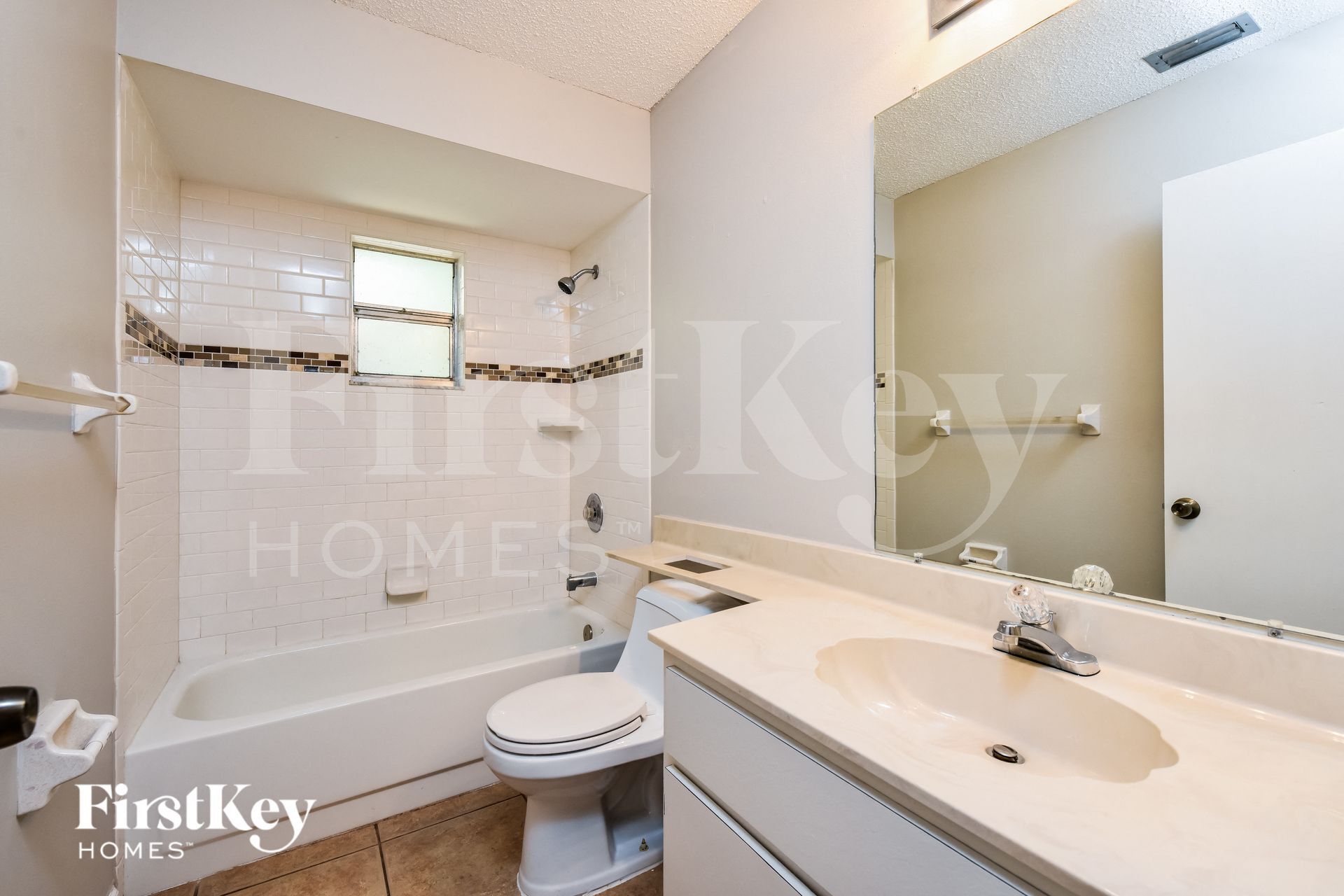 Building Photo - 201 Lambert St