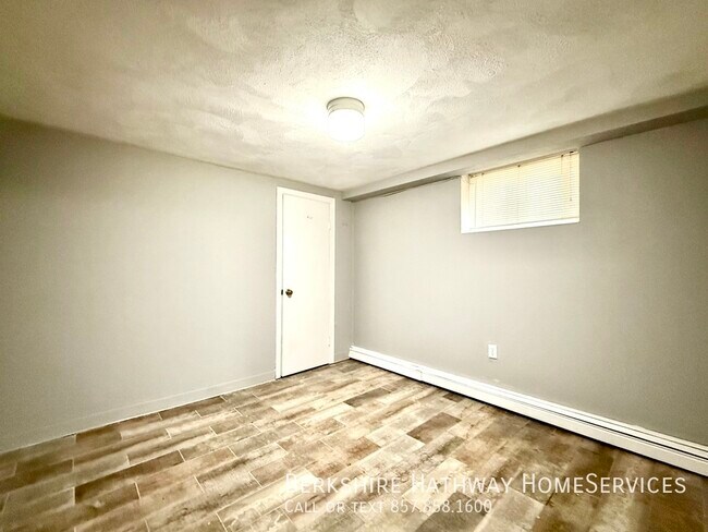 Building Photo - 881 Broadway-2