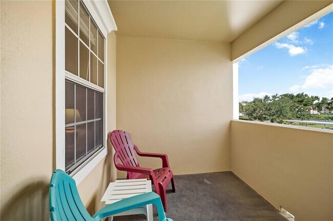 Building Photo - 1000 Villagio Cir