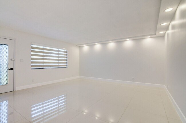 Building Photo - 15109 Ashland Dr