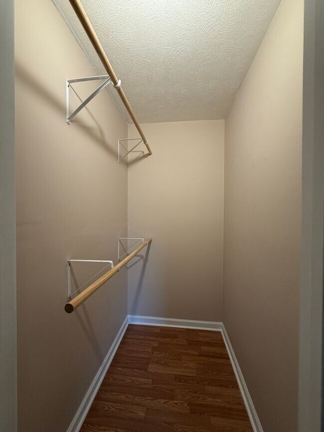 Building Photo - Three Springs Rd. 2188-2190