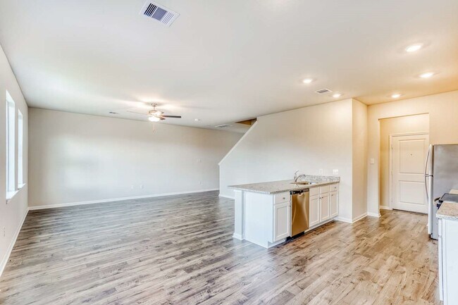 Building Photo - 8219 Blooming Meadow Ln