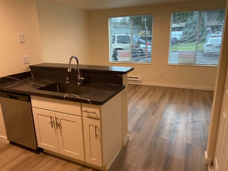 Building Photo - 334 Wells Ave S