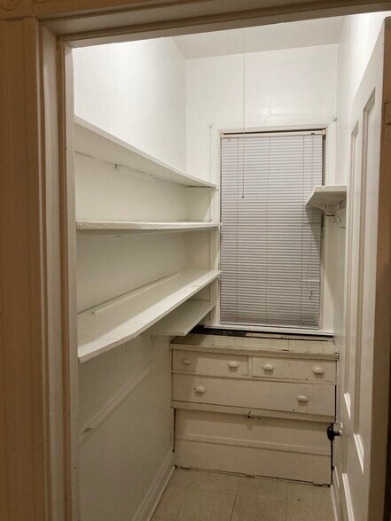 pantry - 1825 W Addison St