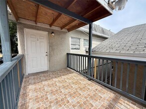 Building Photo - 718 SW 11th Ave