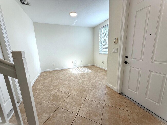 Building Photo - 960 Millbrae Ct