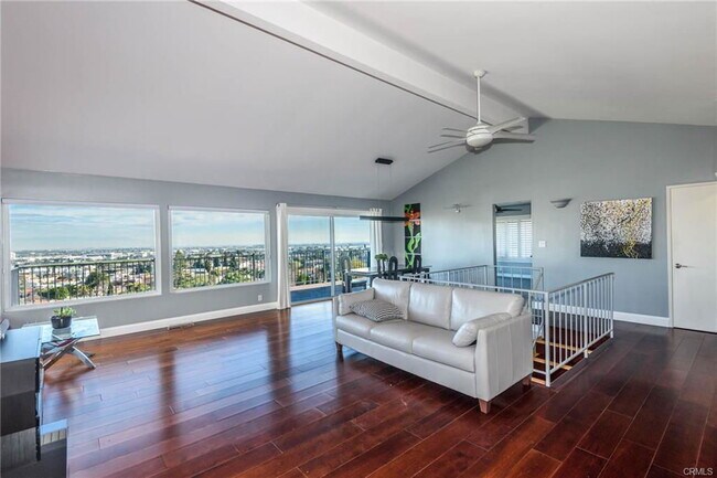 Building Photo - 3923 Mesa St