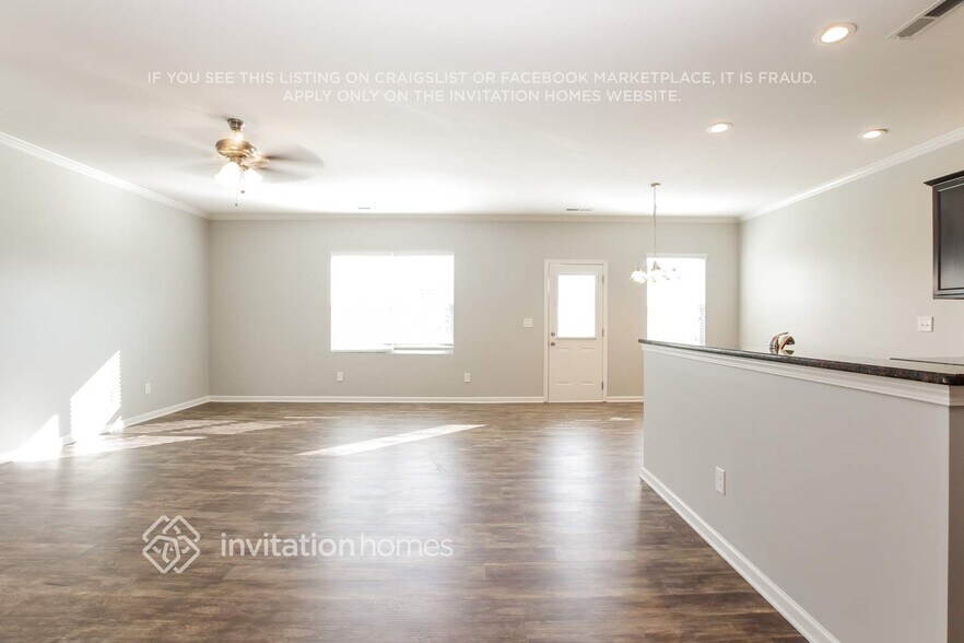 Building Photo - 12915 Longstraw Rd